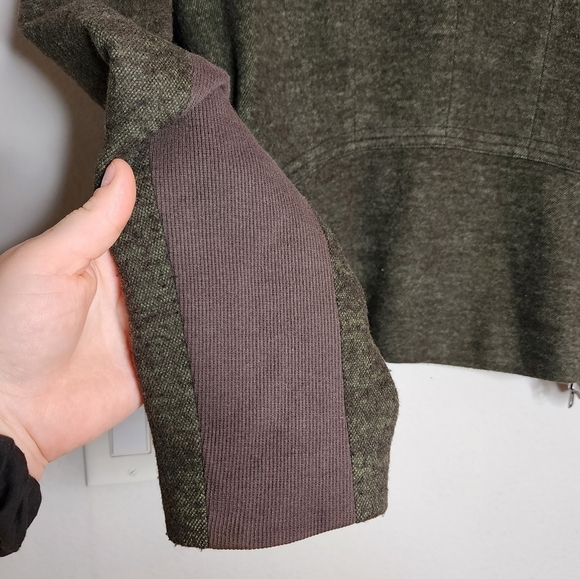 Coldwater Creek wool- blend green asymmetrical zip jacket. Size 12. - Picture 8 of 16